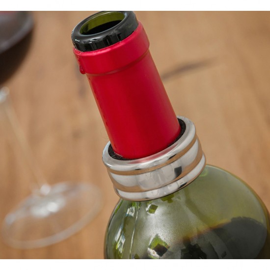 Set de accesorii pentru vin in cutie sub forma de vin Set de accesorii pentru vin in cutie sub forma de vin